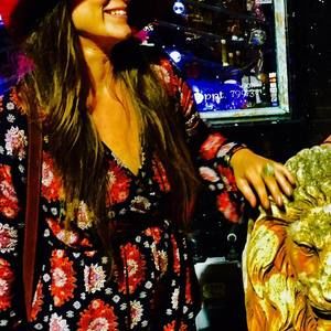 Meet your Posher, Samantha